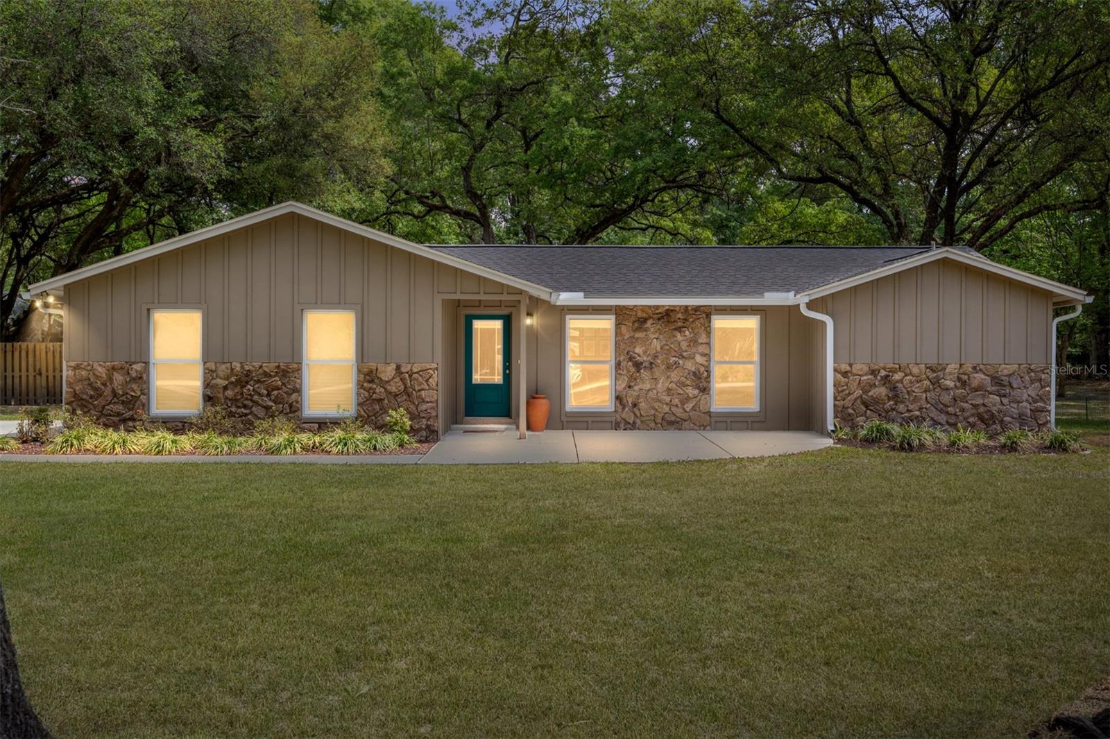 WINDWARD MEADOWS - Residential