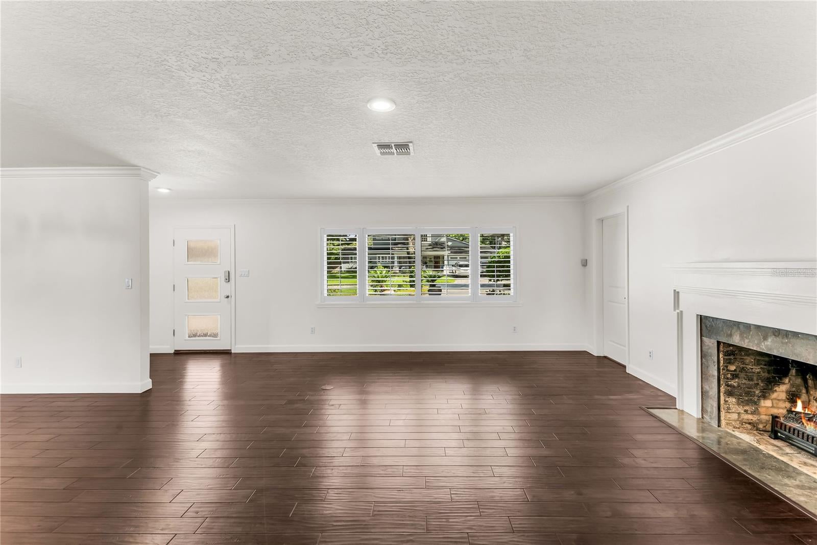 Casas a venda 4 - Jen Dantas 14 HOPKINS CIRCLE