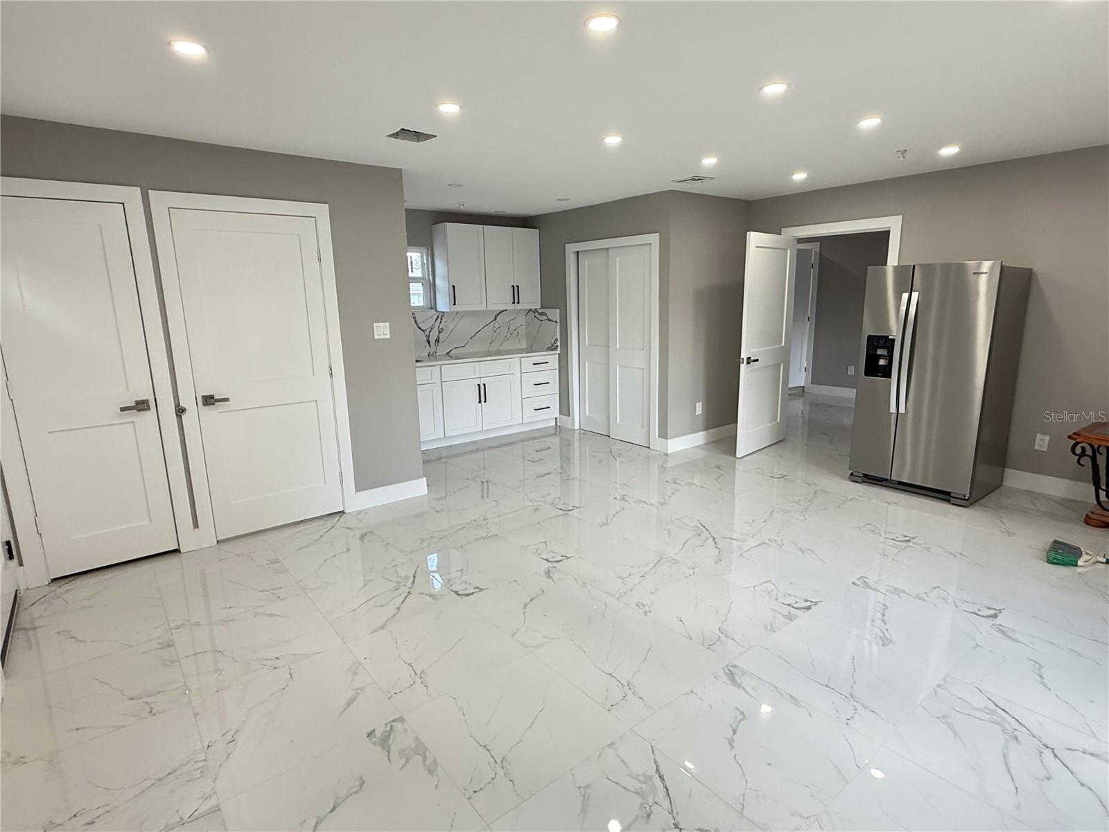 MASCOTTE STIEFEL SUB - Residential