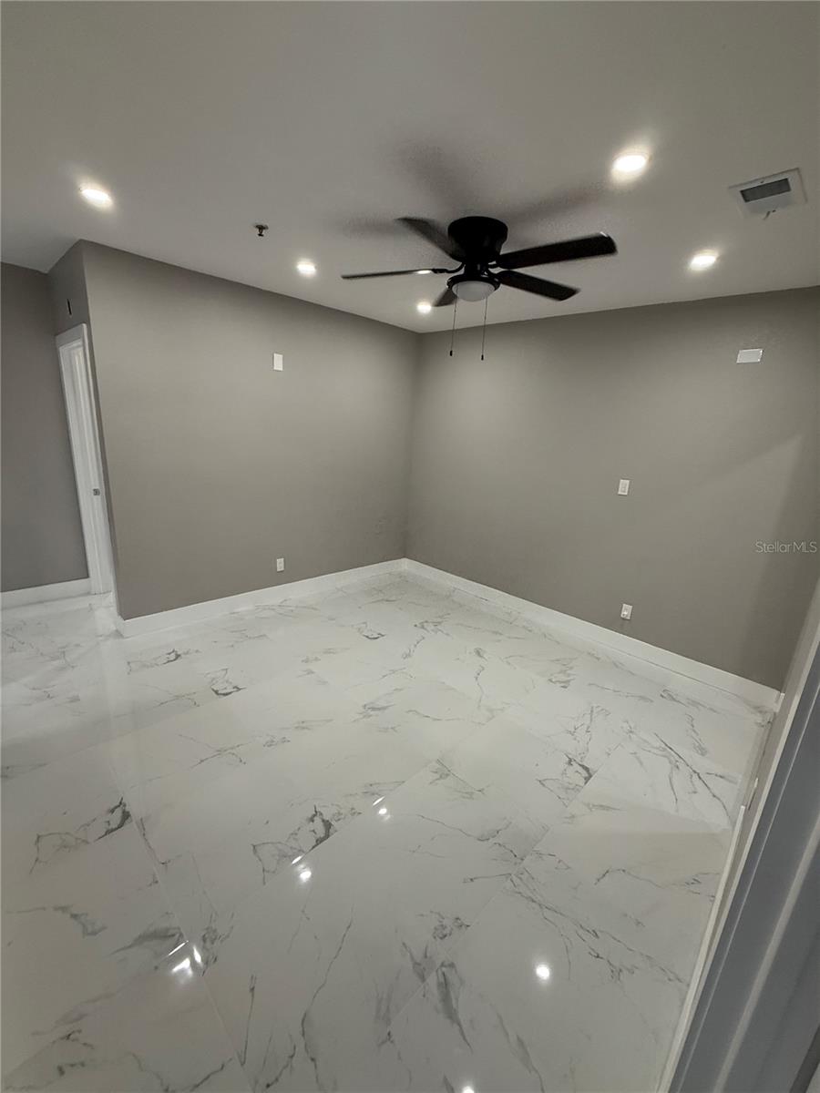 MASCOTTE STIEFEL SUB - Residential