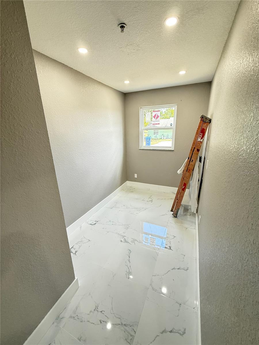 MASCOTTE STIEFEL SUB - Residential