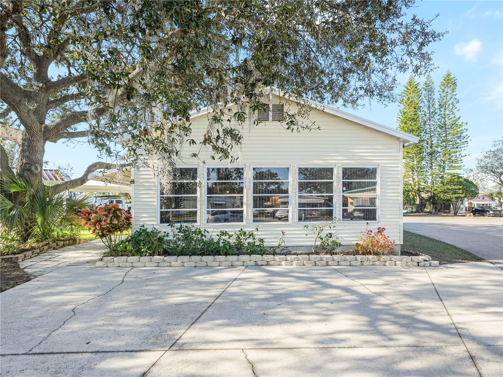 SADDLEBAG LAKE - Residential