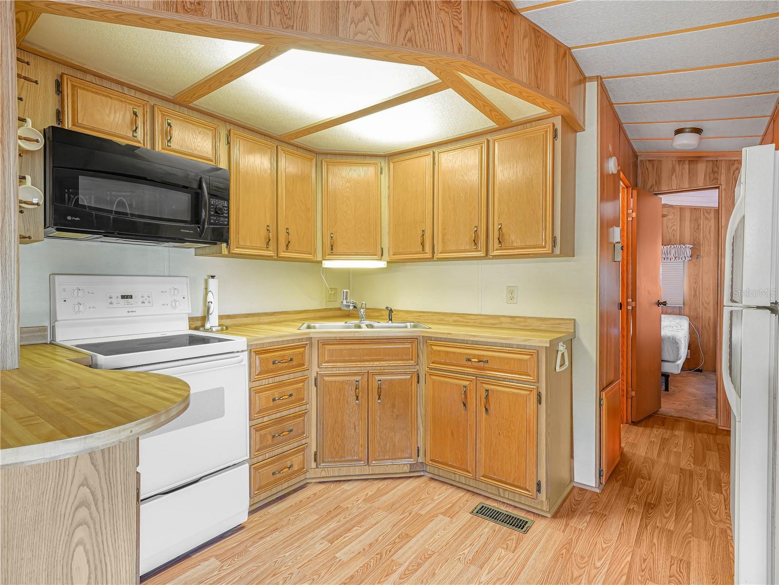 SADDLEBAG LAKE - Residential