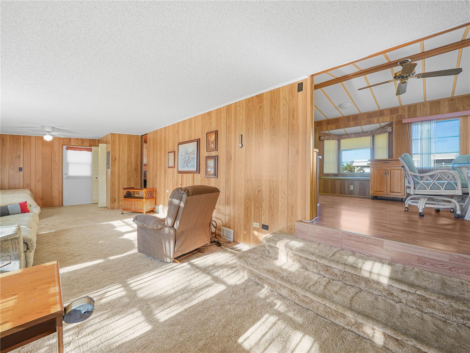 SADDLEBAG LAKE - Residential