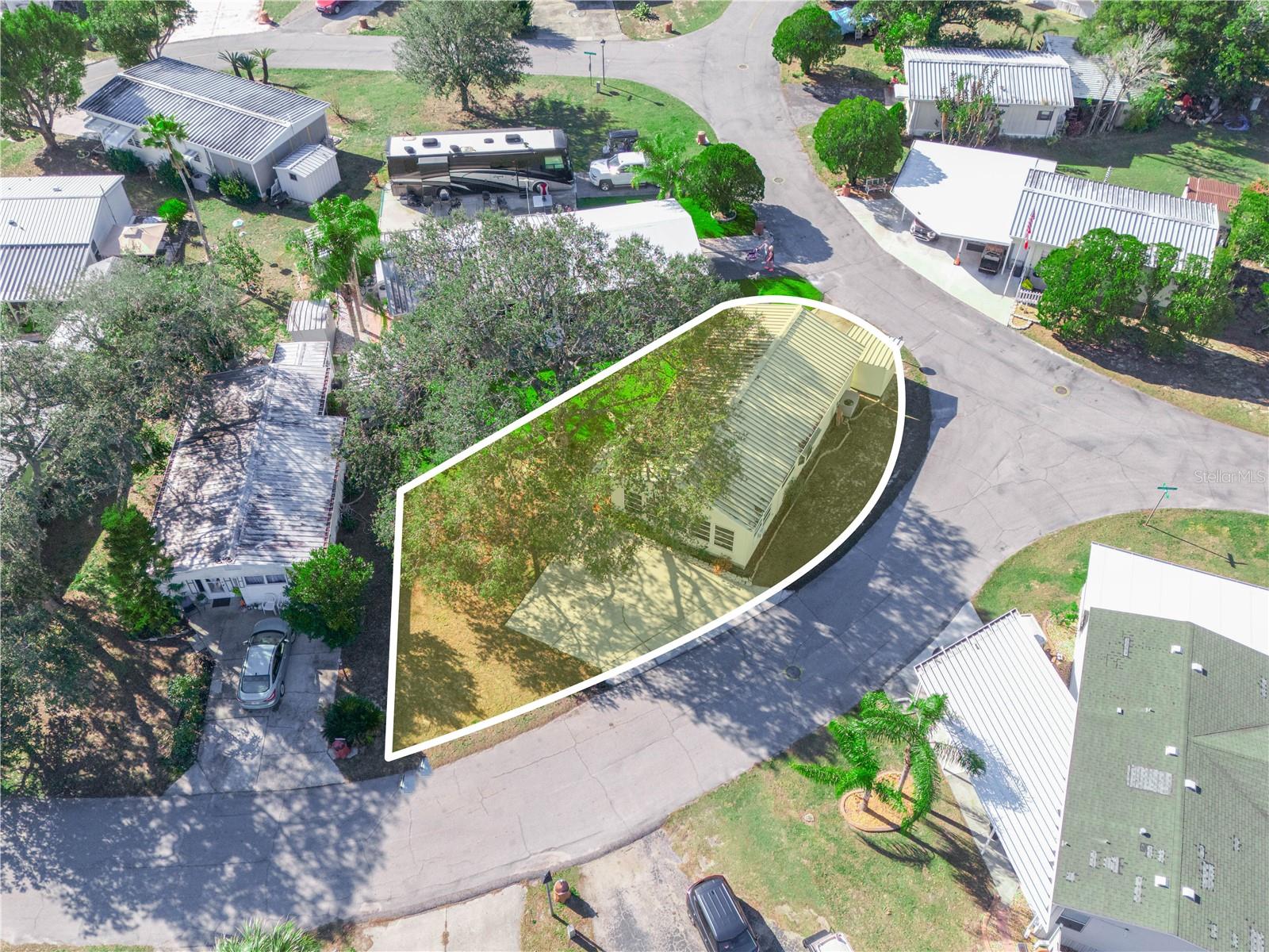 SADDLEBAG LAKE - Residential