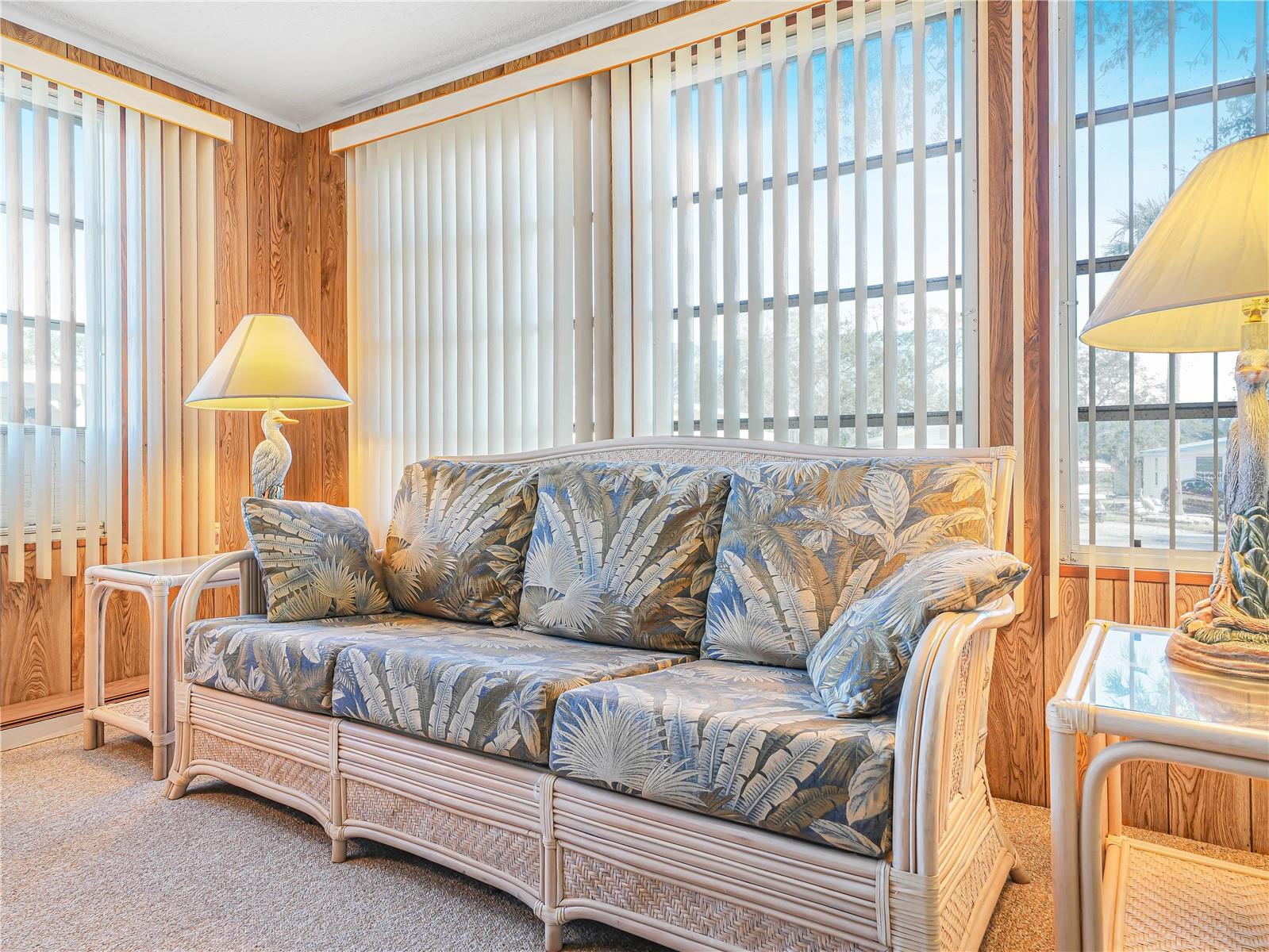 SADDLEBAG LAKE - Residential