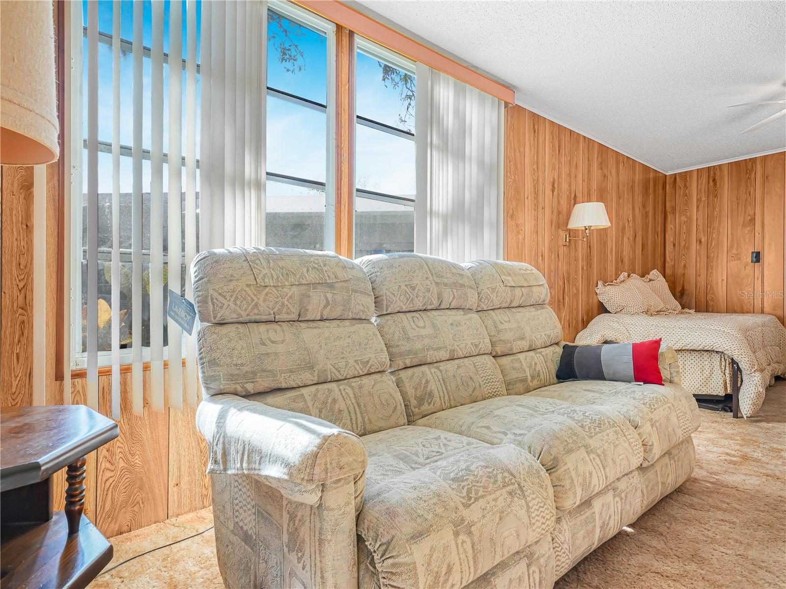 SADDLEBAG LAKE - Residential