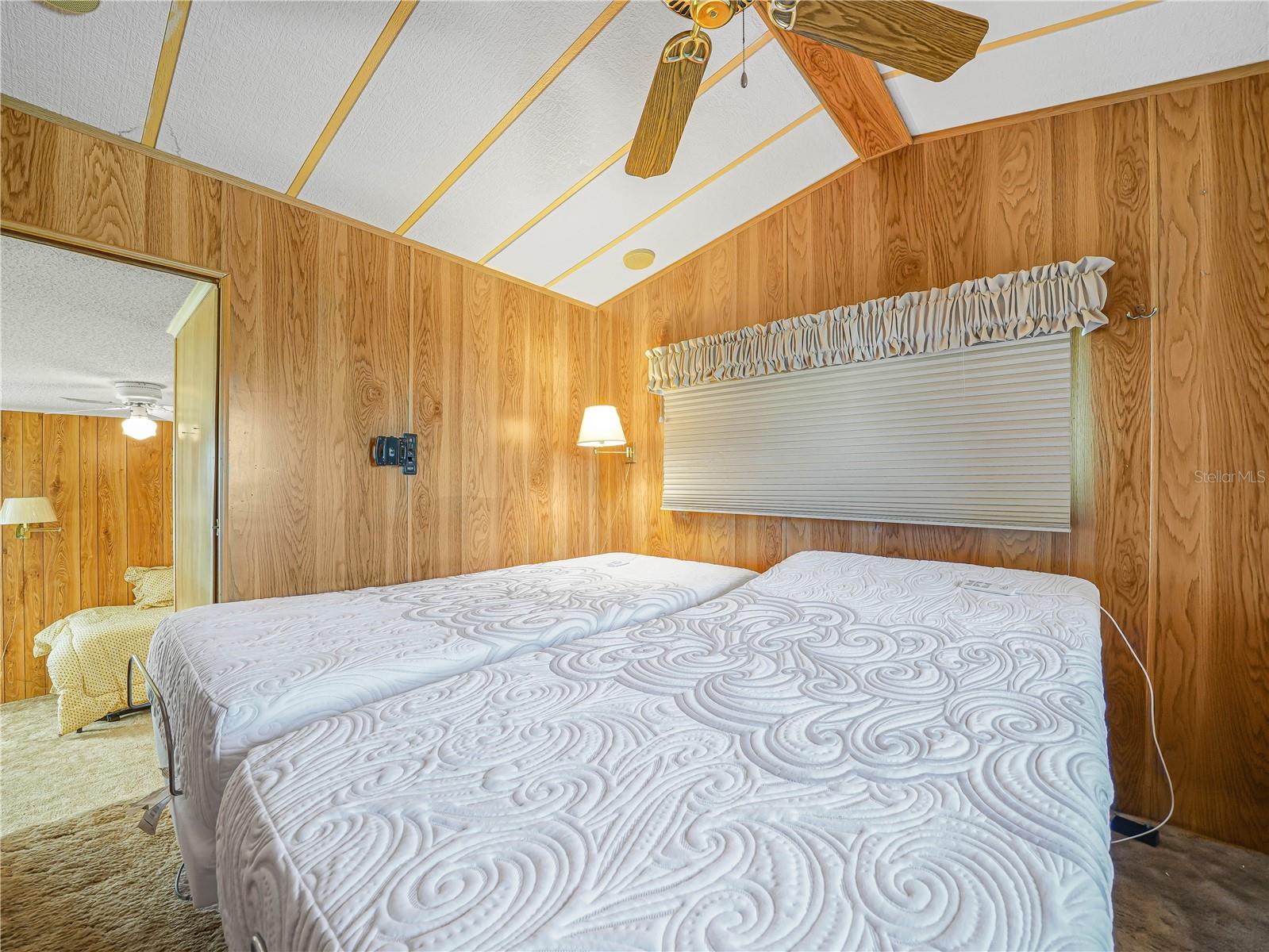 SADDLEBAG LAKE - Residential