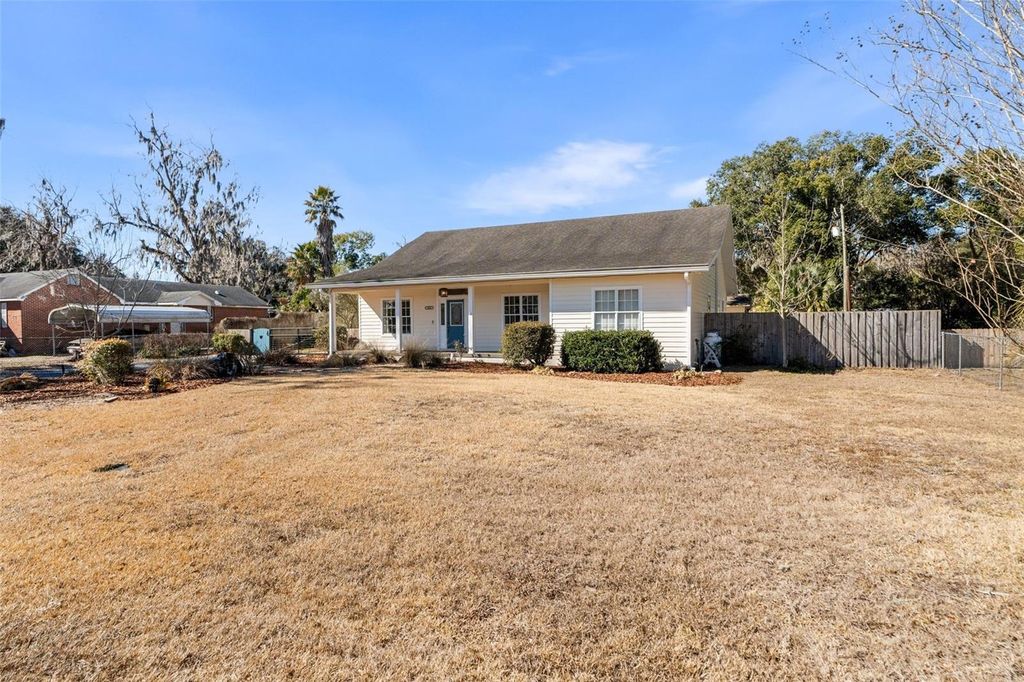 Photo of 14904 NE 143 Terrace, Waldo, FL 32694 (MLS # GC540089)