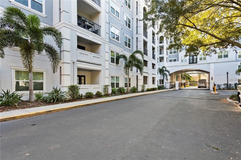 Photo of 202 E South Street #4049, Orlando, FL 32801 (MLS # O6396710)