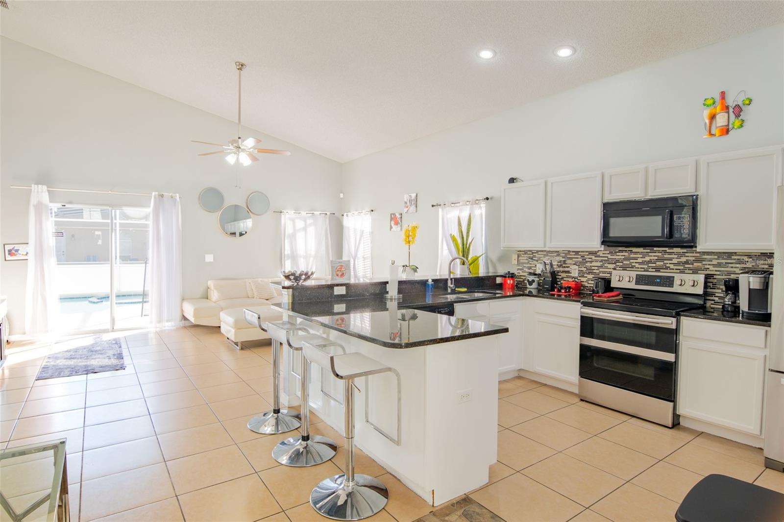 HAMPTON ESTATES - Residential