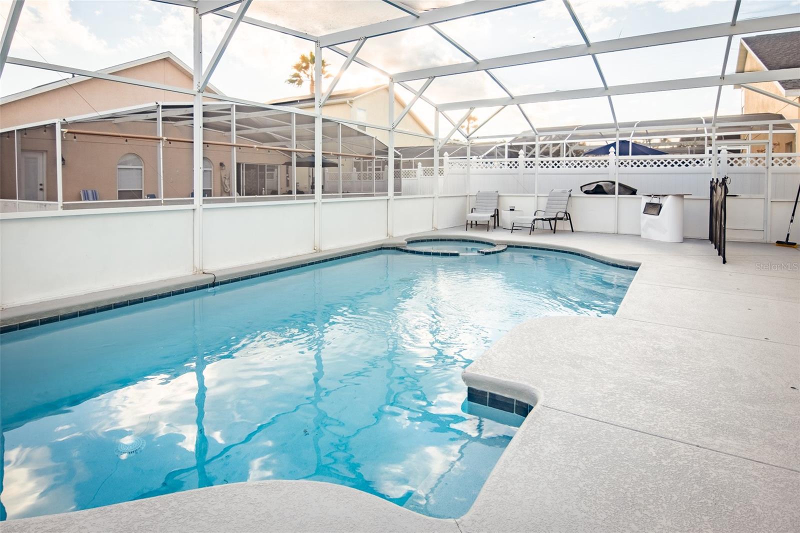 HAMPTON ESTATES - Residential