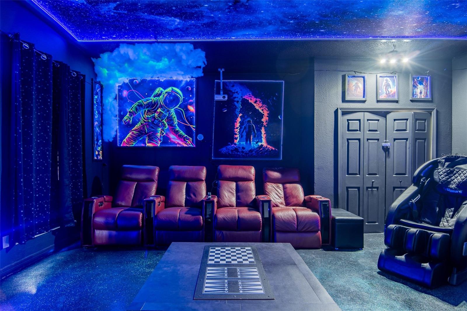 HAMPTON ESTATES - Residential