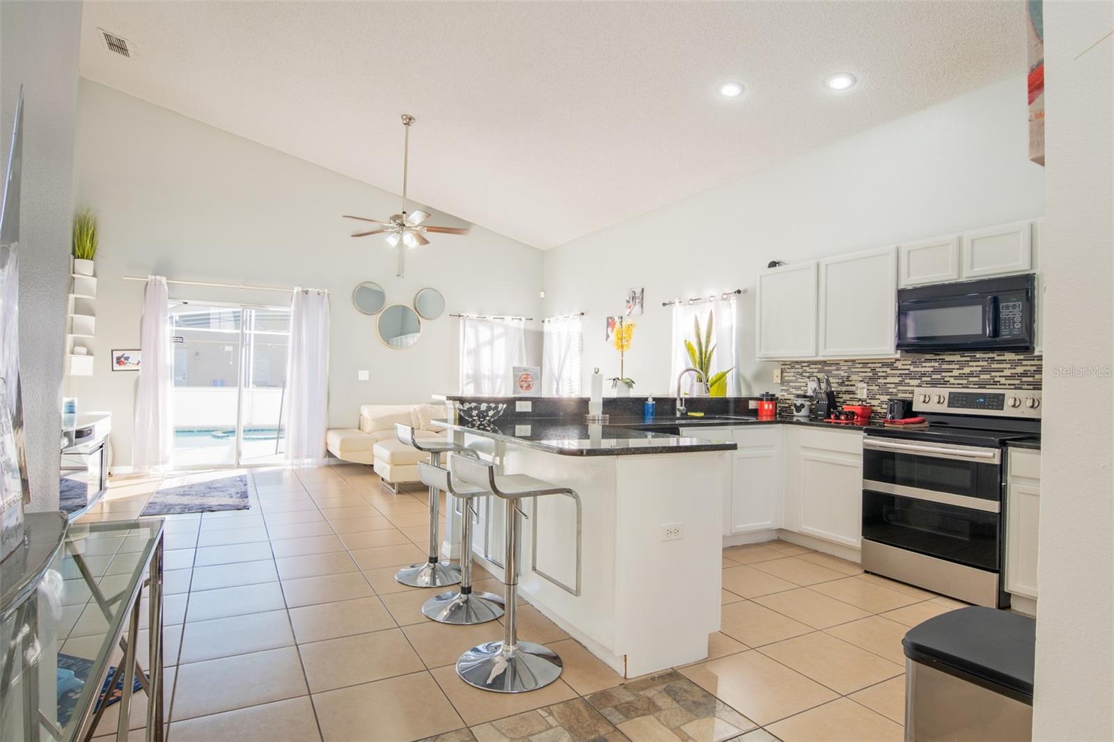 HAMPTON ESTATES - Residential