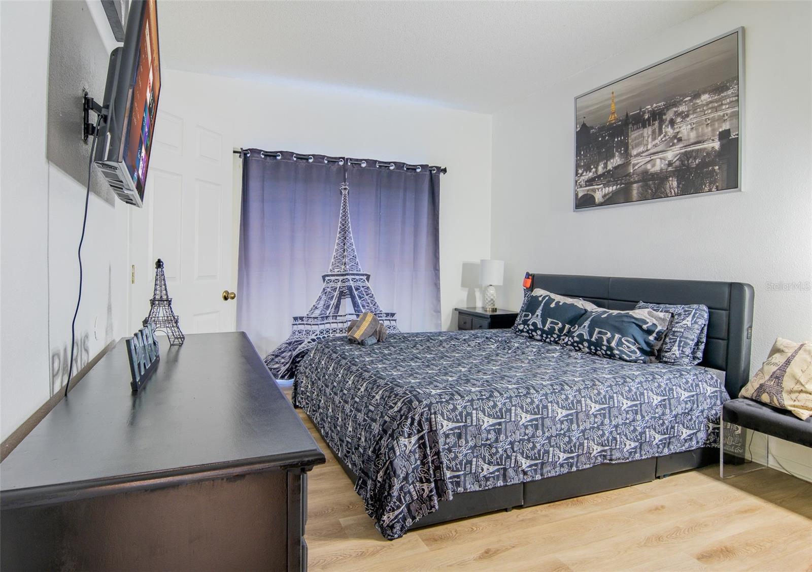 HAMPTON ESTATES - Residential