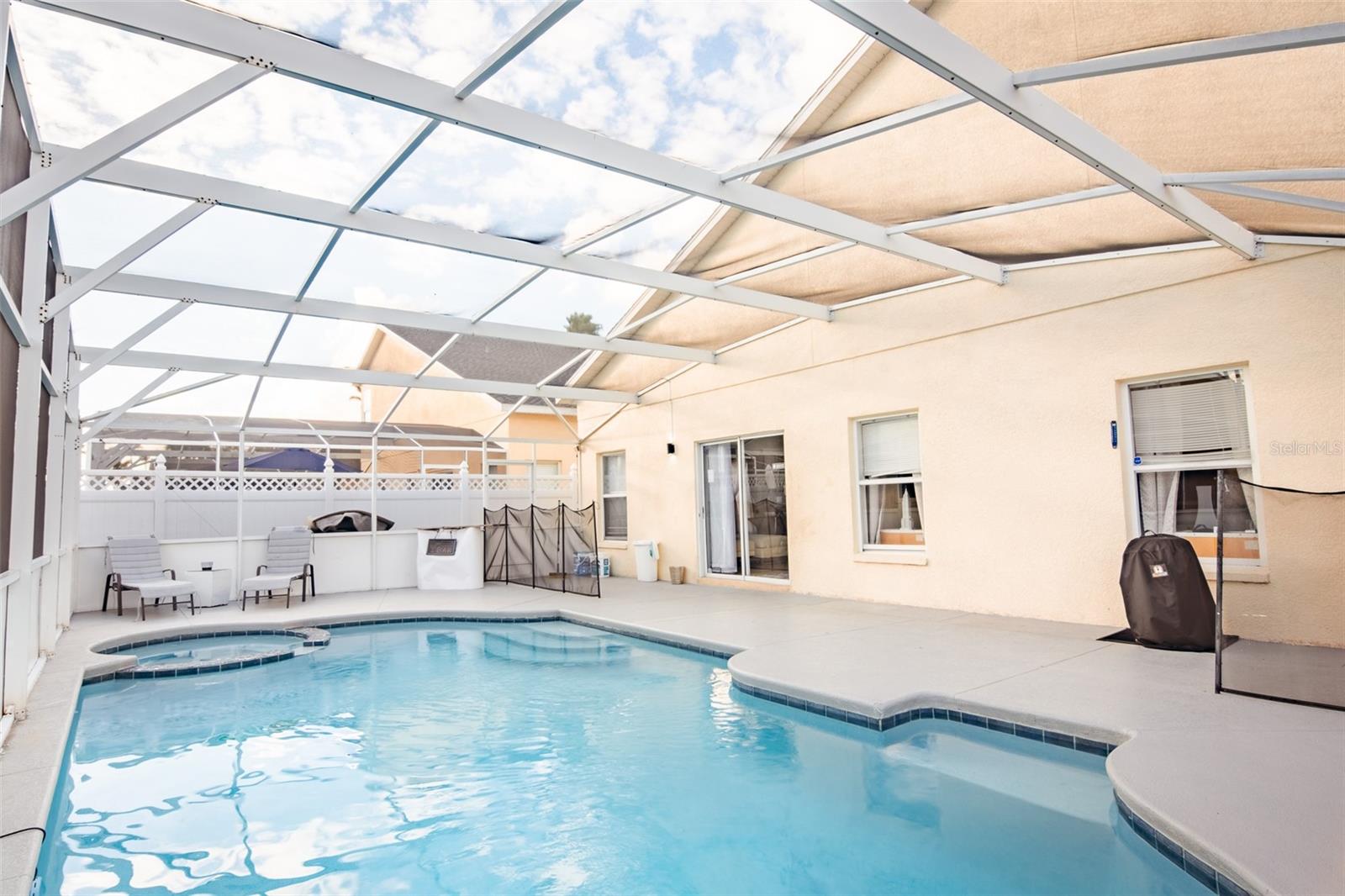 HAMPTON ESTATES - Residential