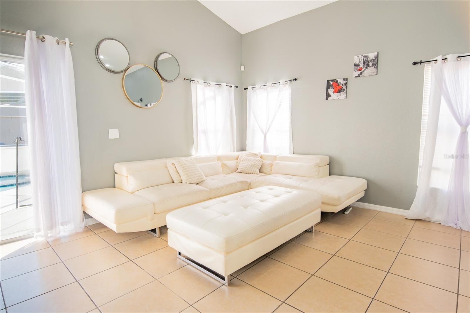 HAMPTON ESTATES - Residential