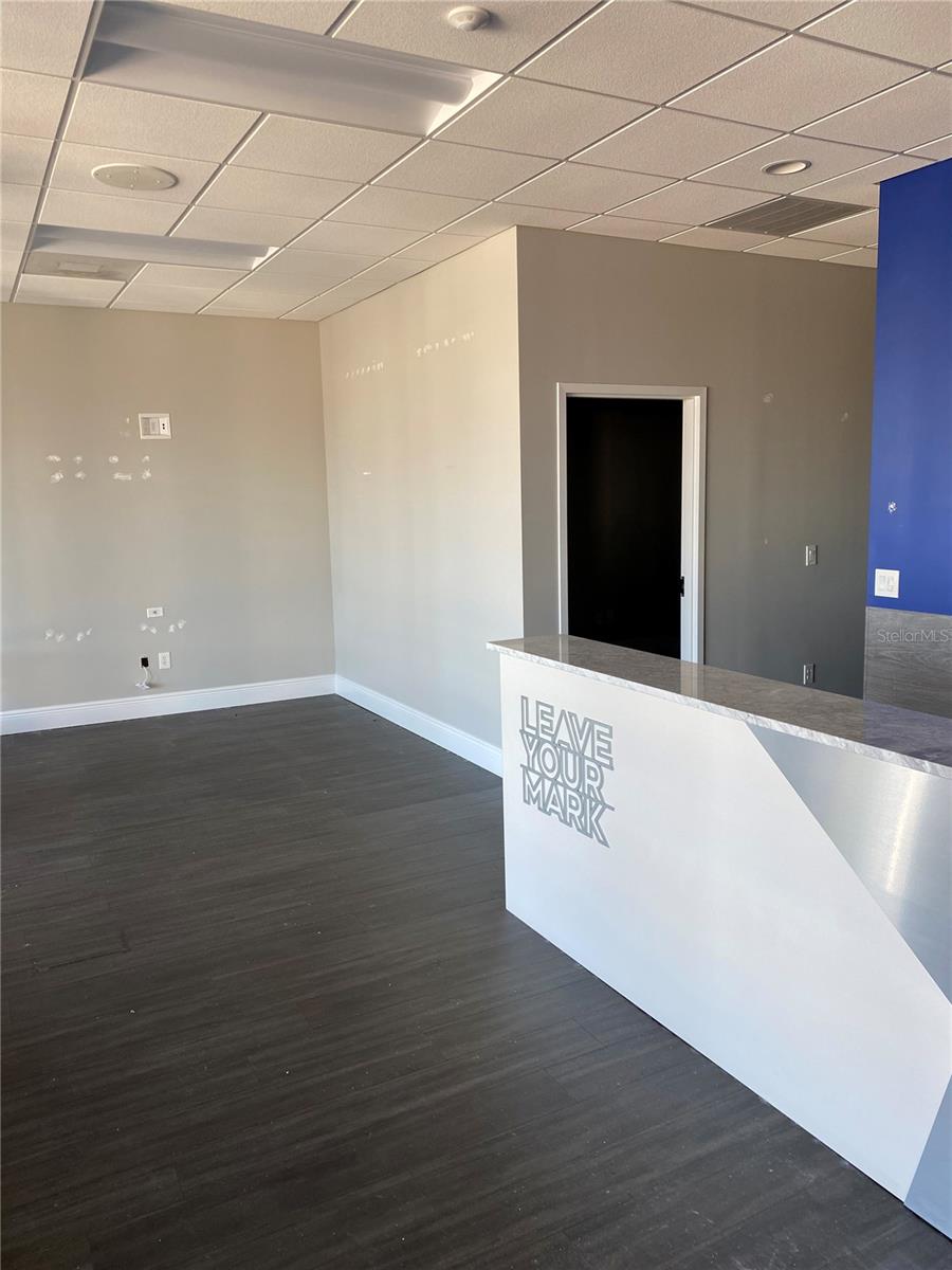 GRAND MANATEE - Commercial Lease