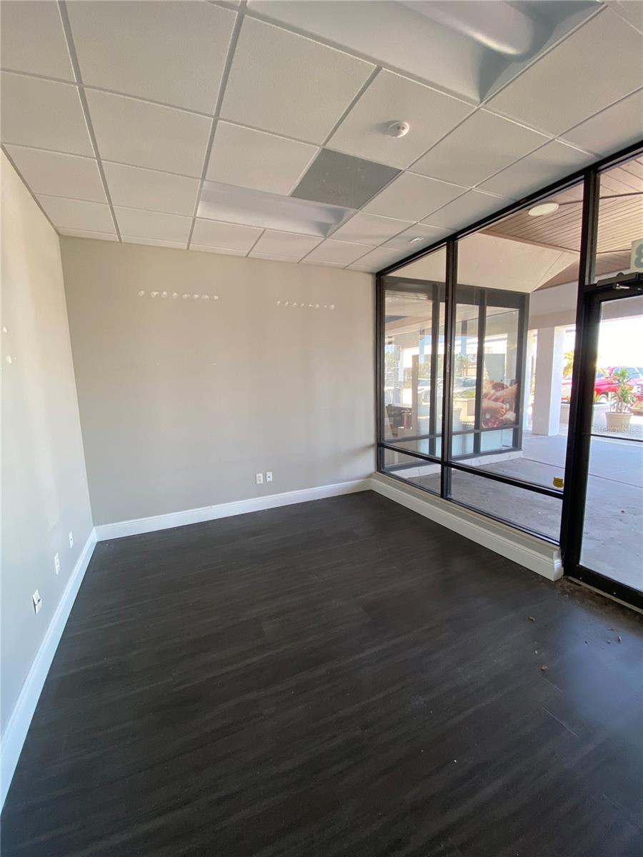 GRAND MANATEE - Commercial Lease