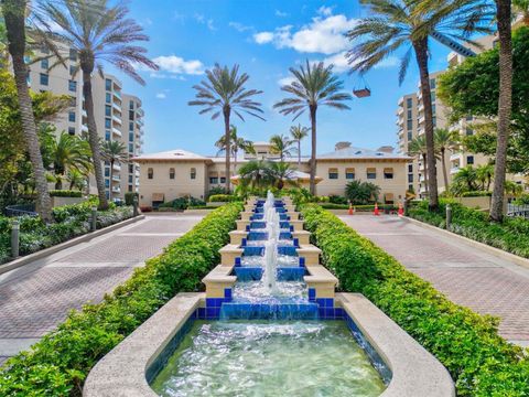 A home in LONGBOAT KEY