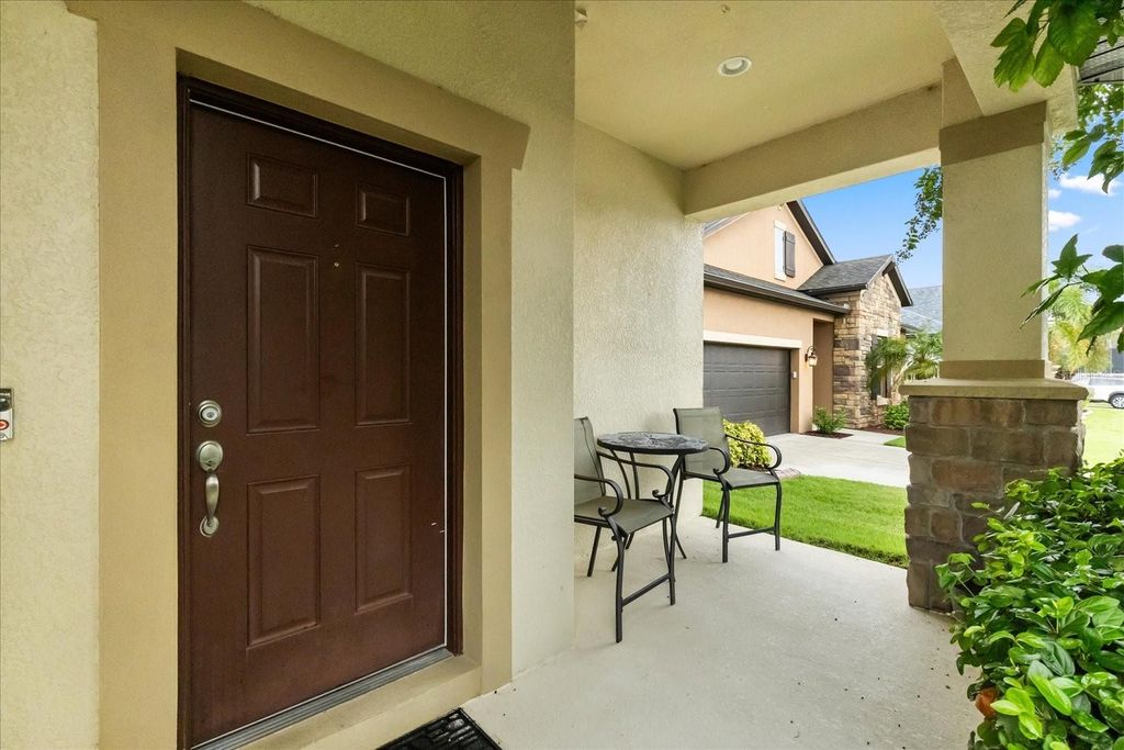 Photo of 11807 Cross Vine Drive, Riverview, FL 33579 (MLS # O6332059)