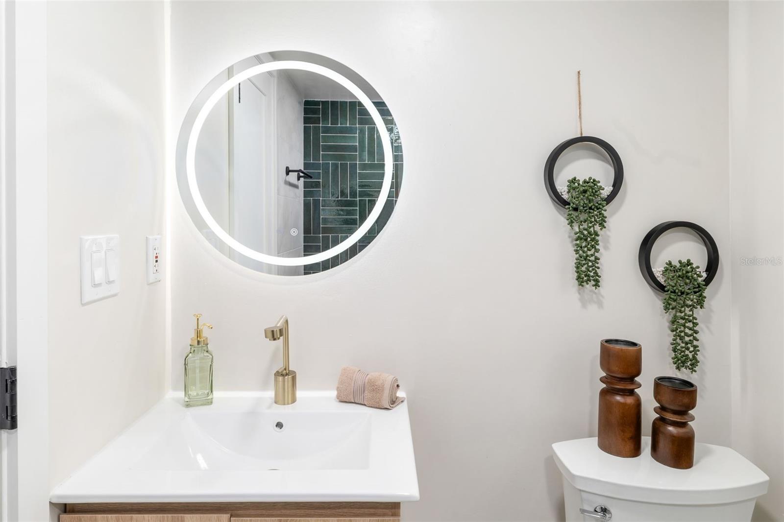 SOUTH GATE - Residential