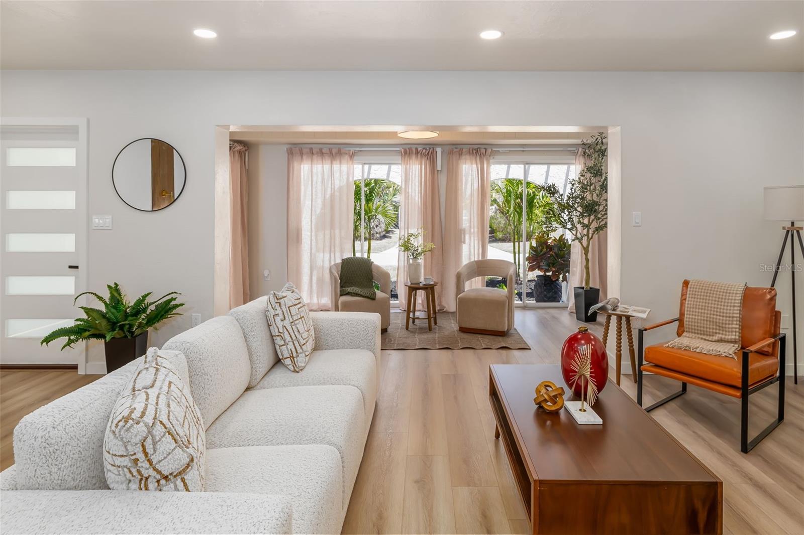 SOUTH GATE - Residential