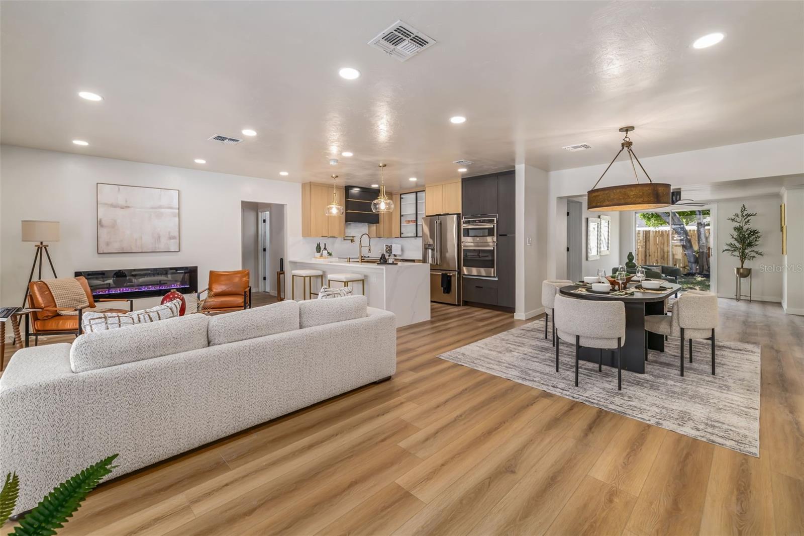 SOUTH GATE - Residential