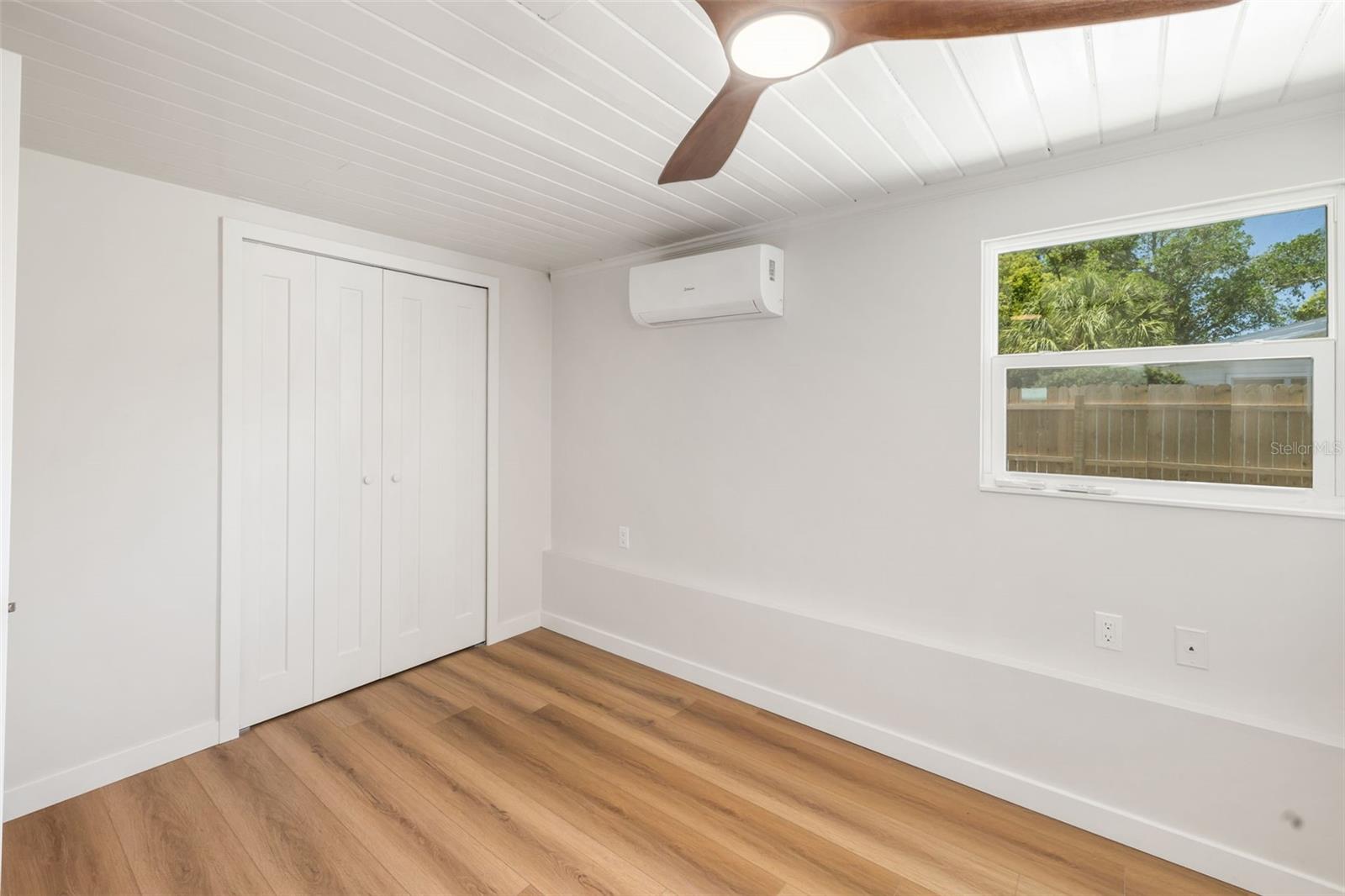 SOUTH GATE - Residential