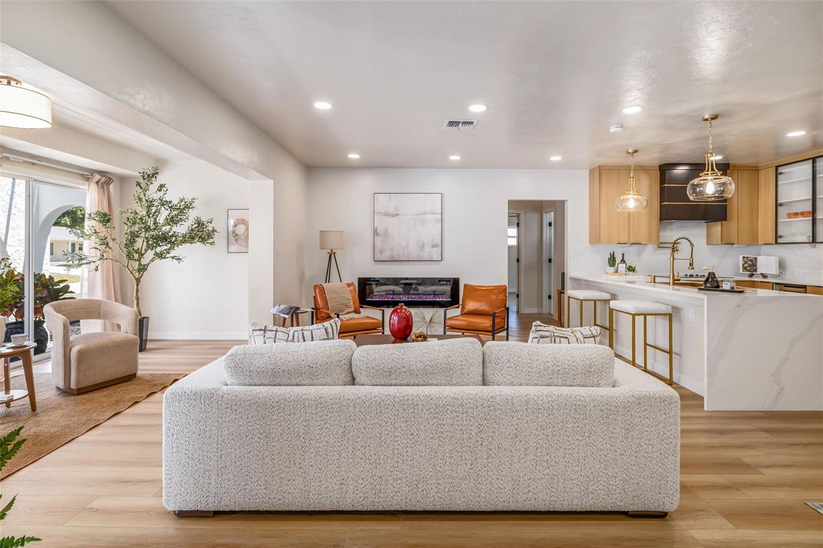 SOUTH GATE - Residential