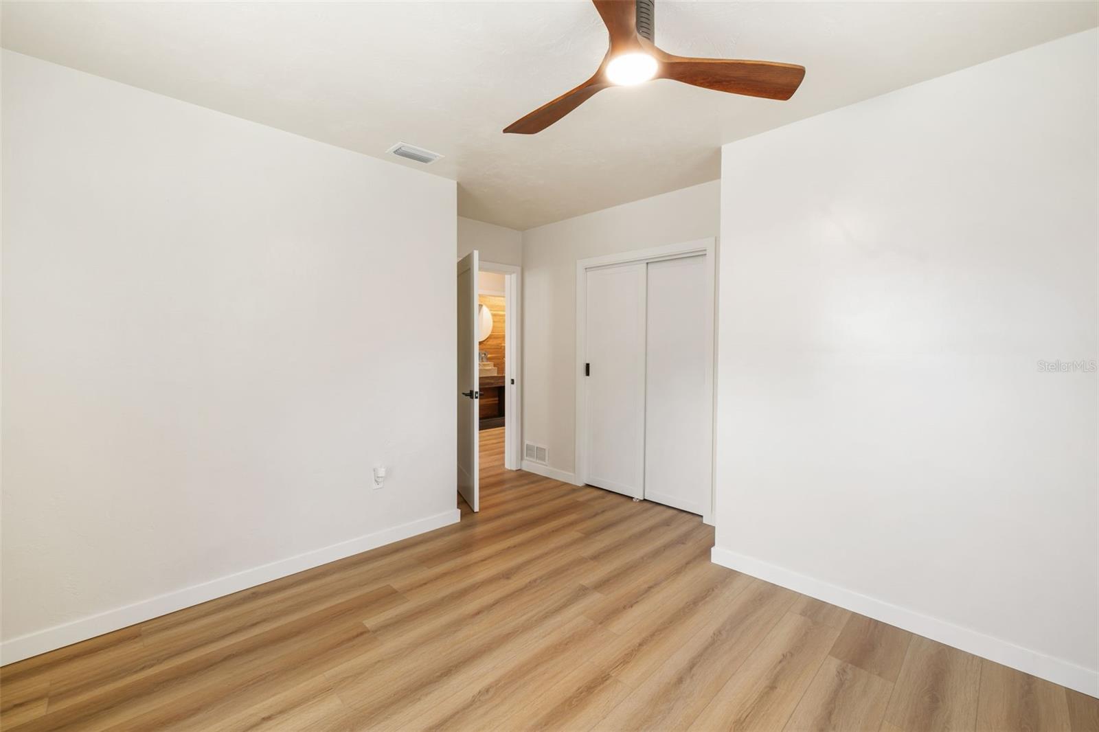 SOUTH GATE - Residential