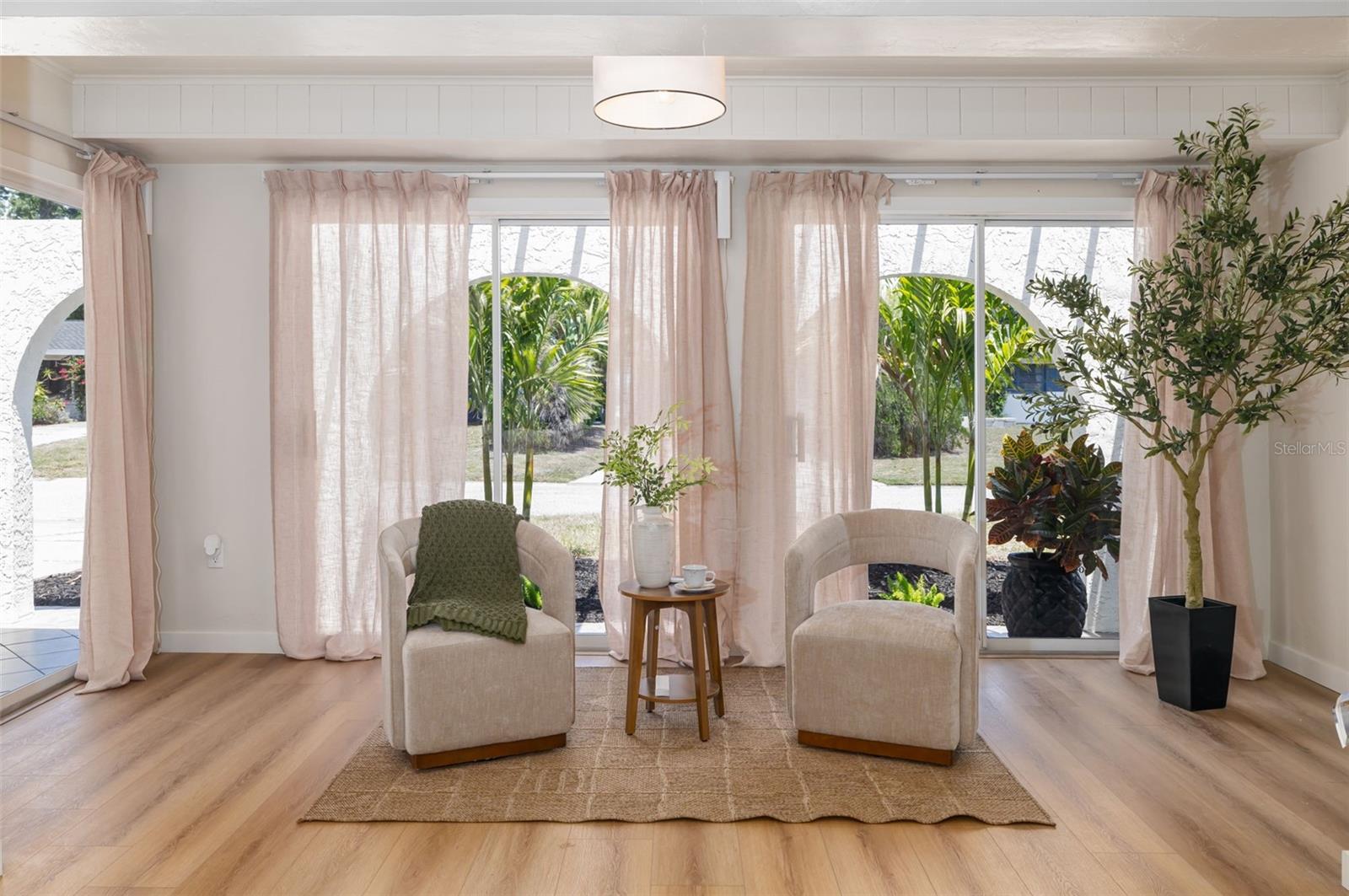 SOUTH GATE - Residential