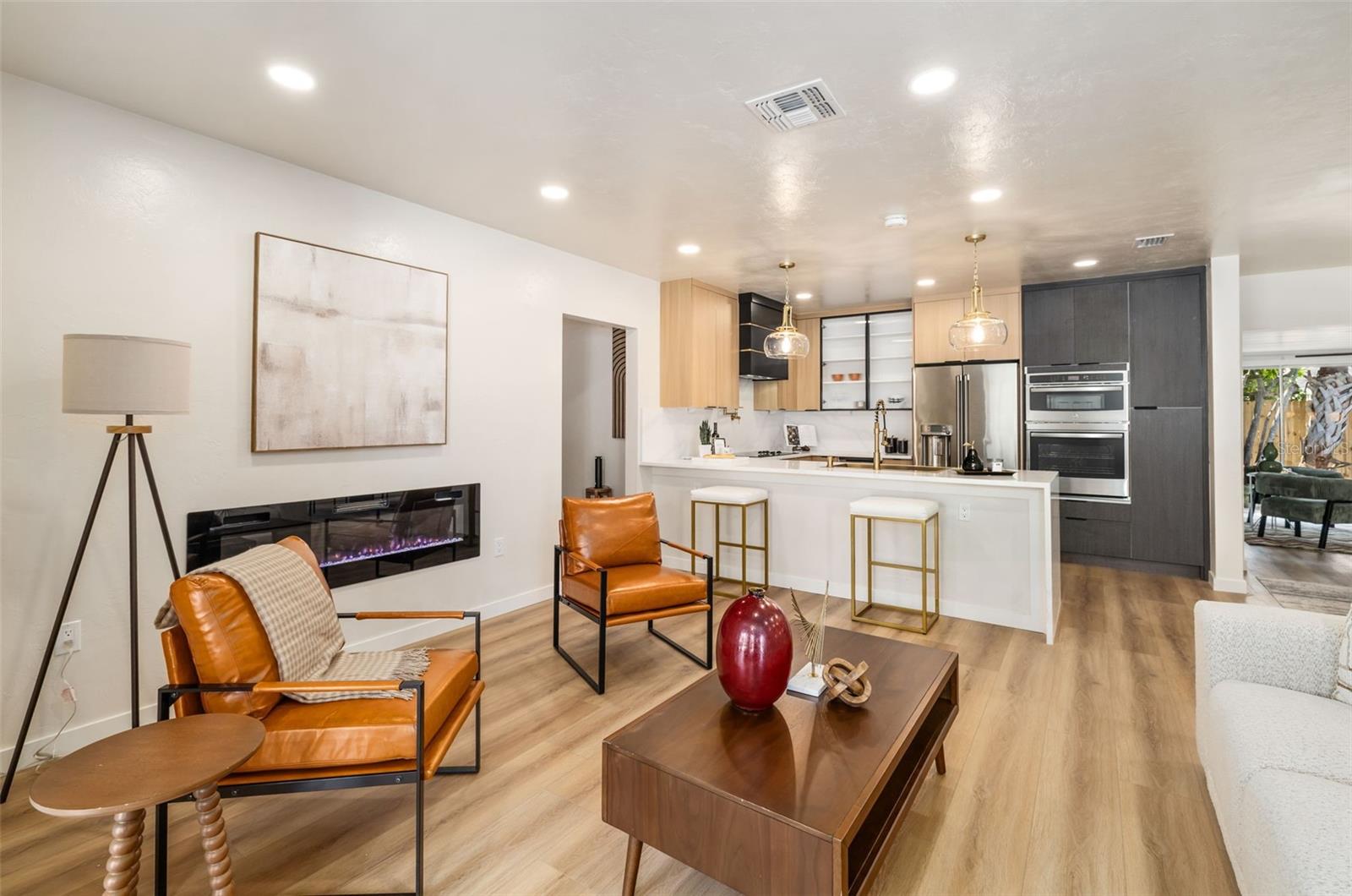 SOUTH GATE - Residential