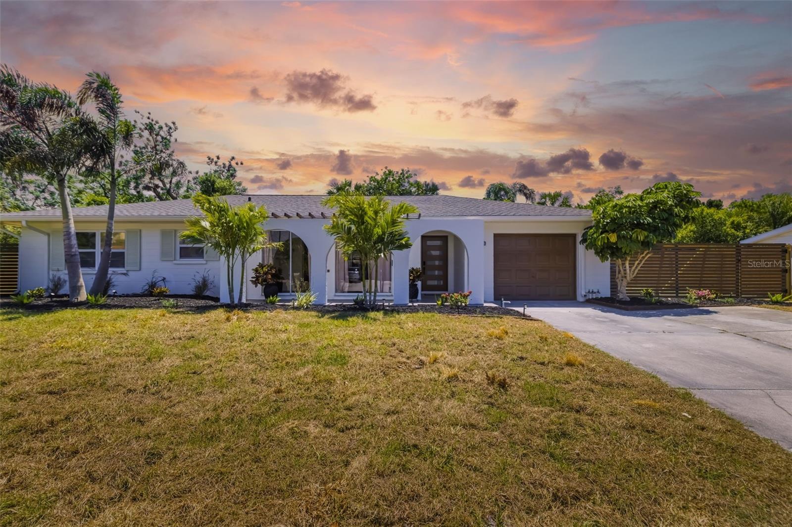 SOUTH GATE - Residential