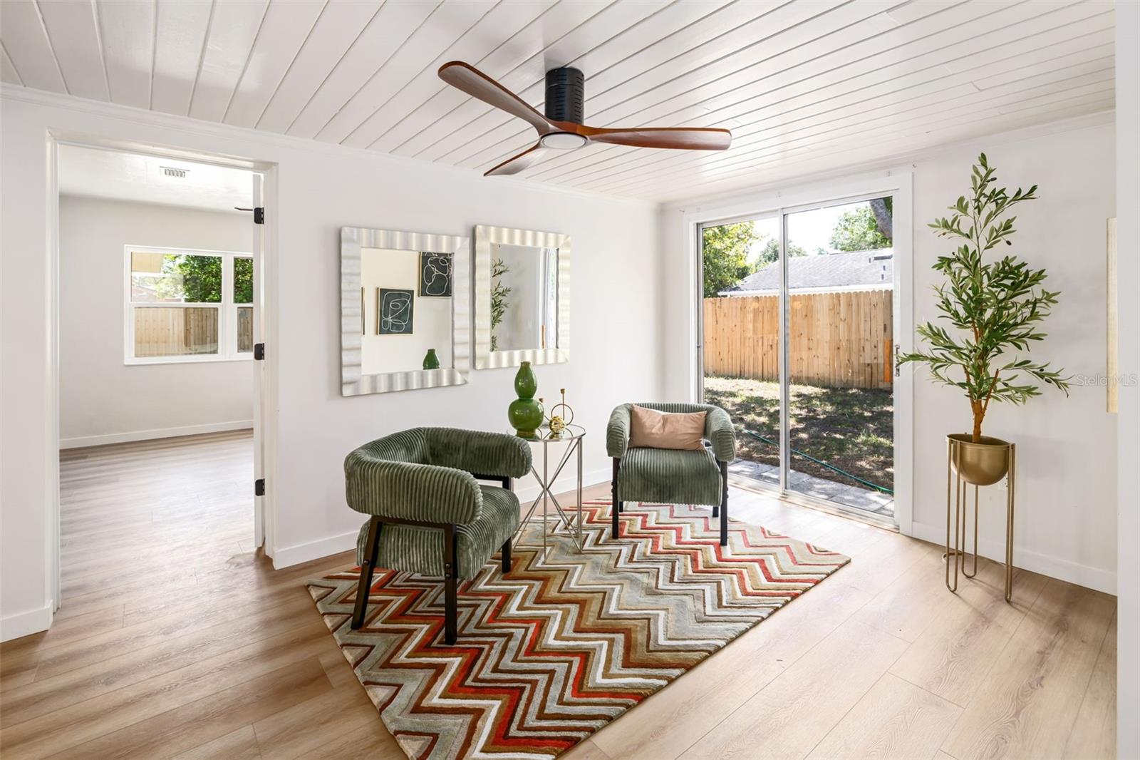 SOUTH GATE - Residential