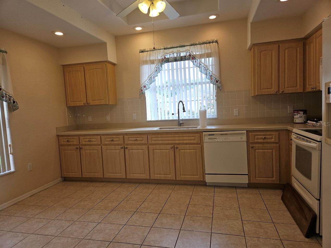 PALMS AT SEVEN HILLS - Residential