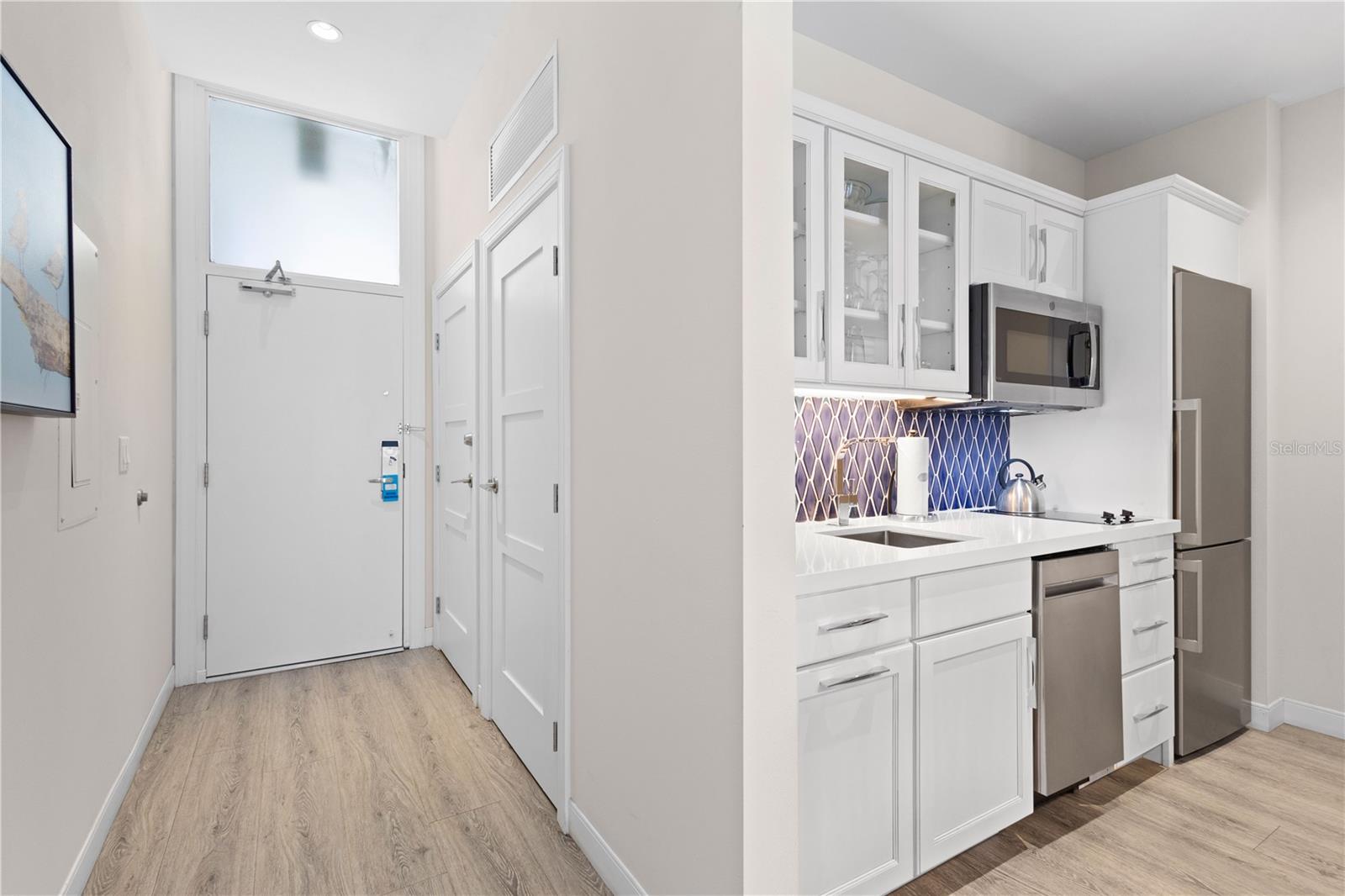 225 SANDS POINT ROAD 6204