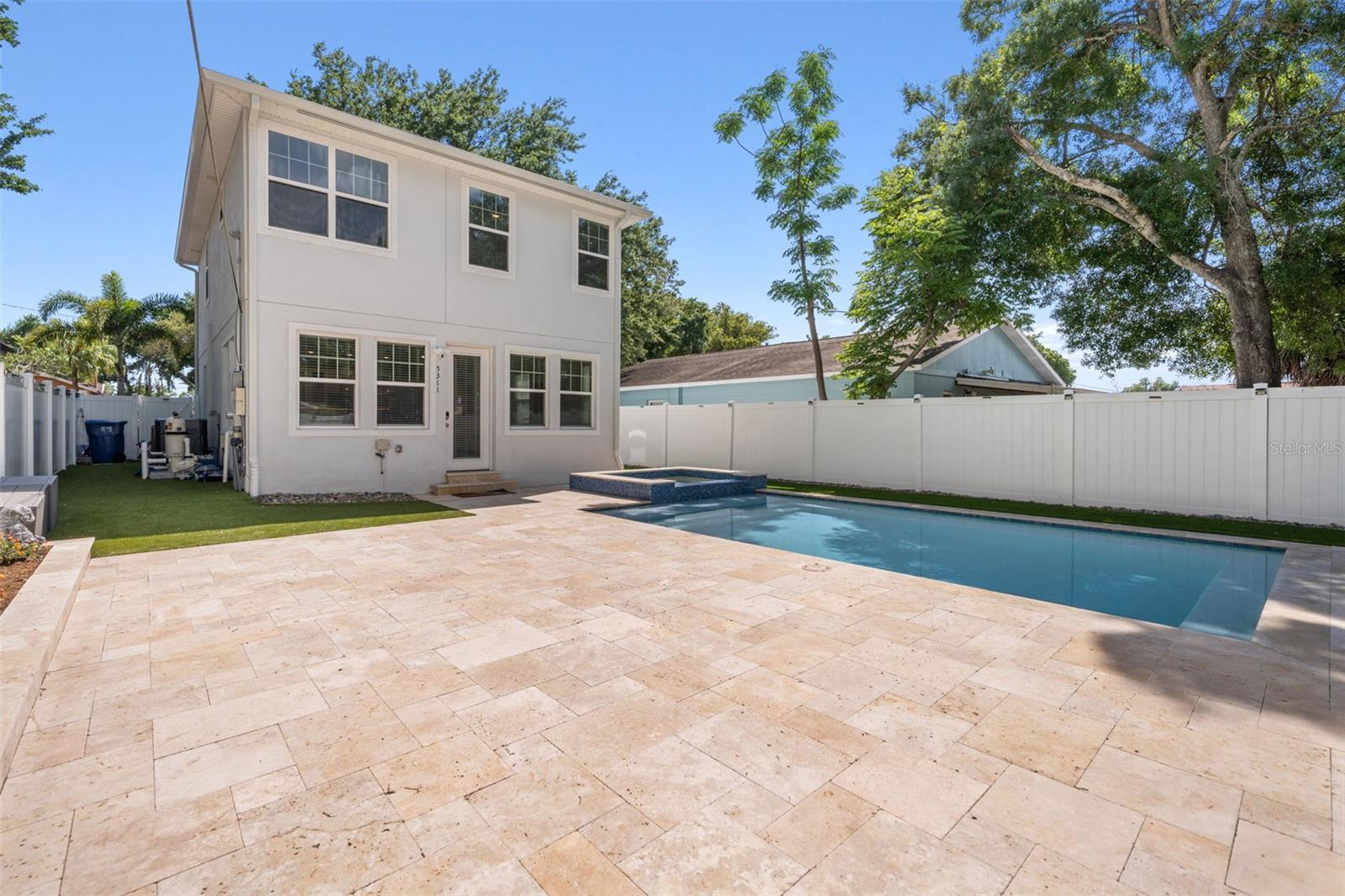 CRESTMONT - Residential