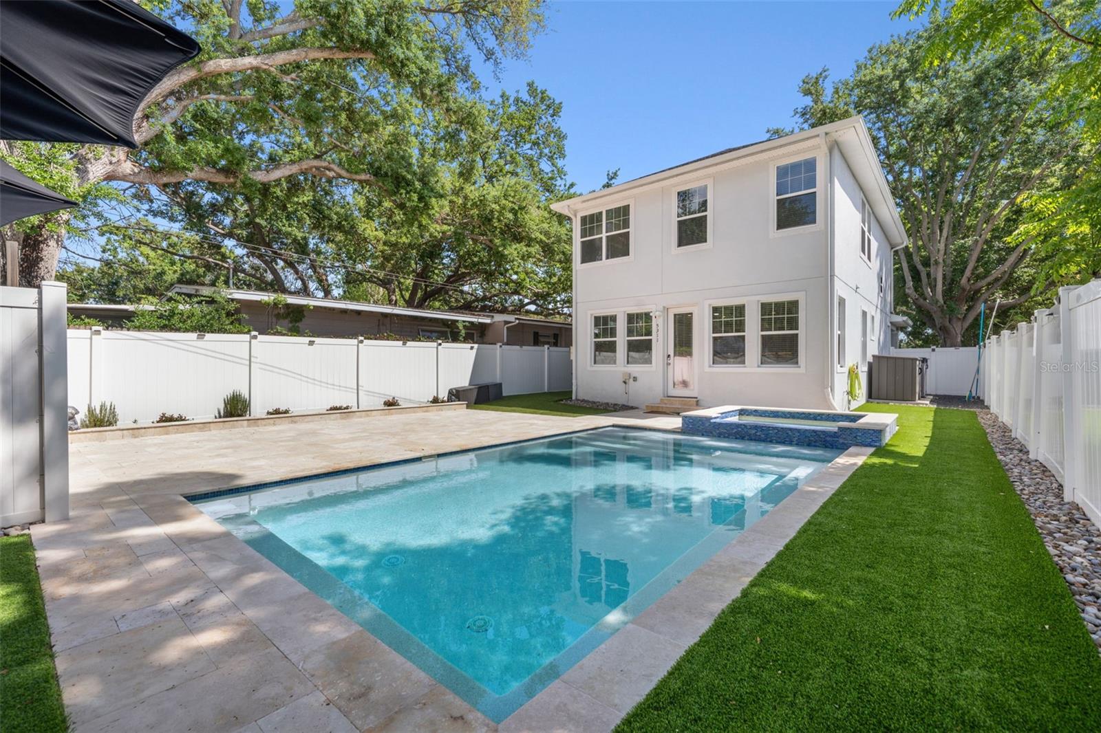 CRESTMONT - Residential