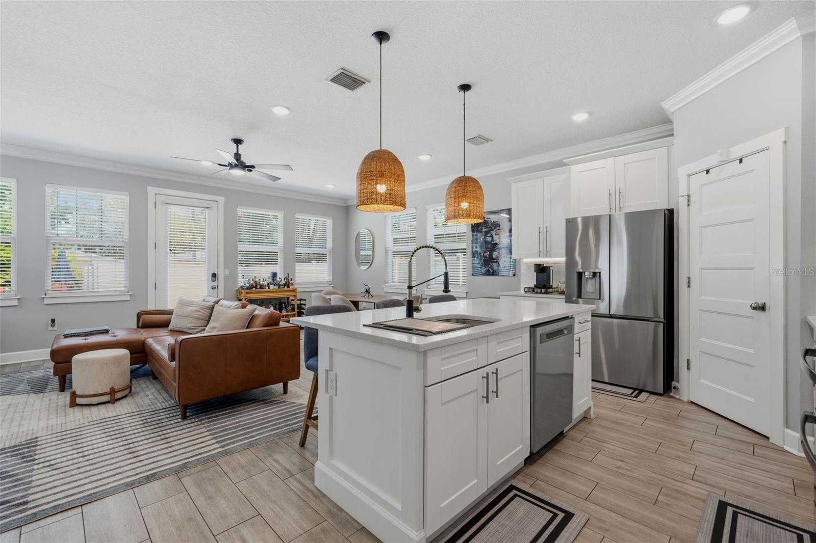 CRESTMONT - Residential