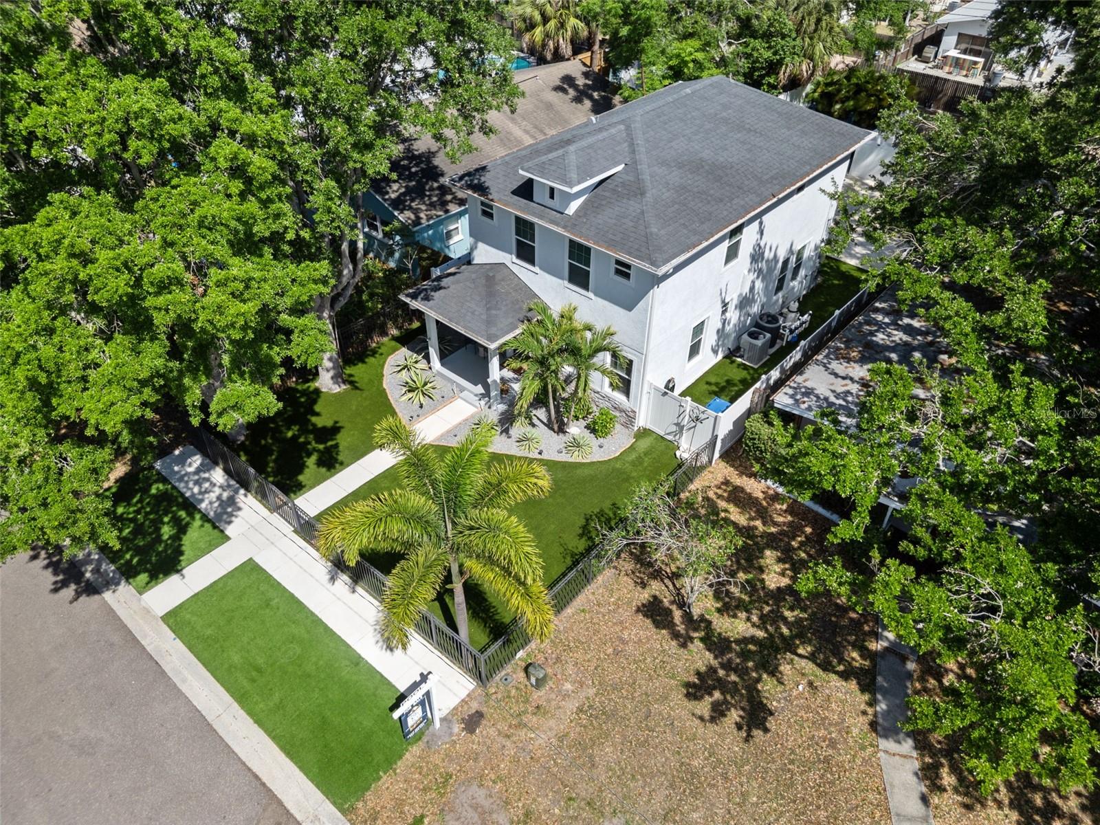 CRESTMONT - Residential