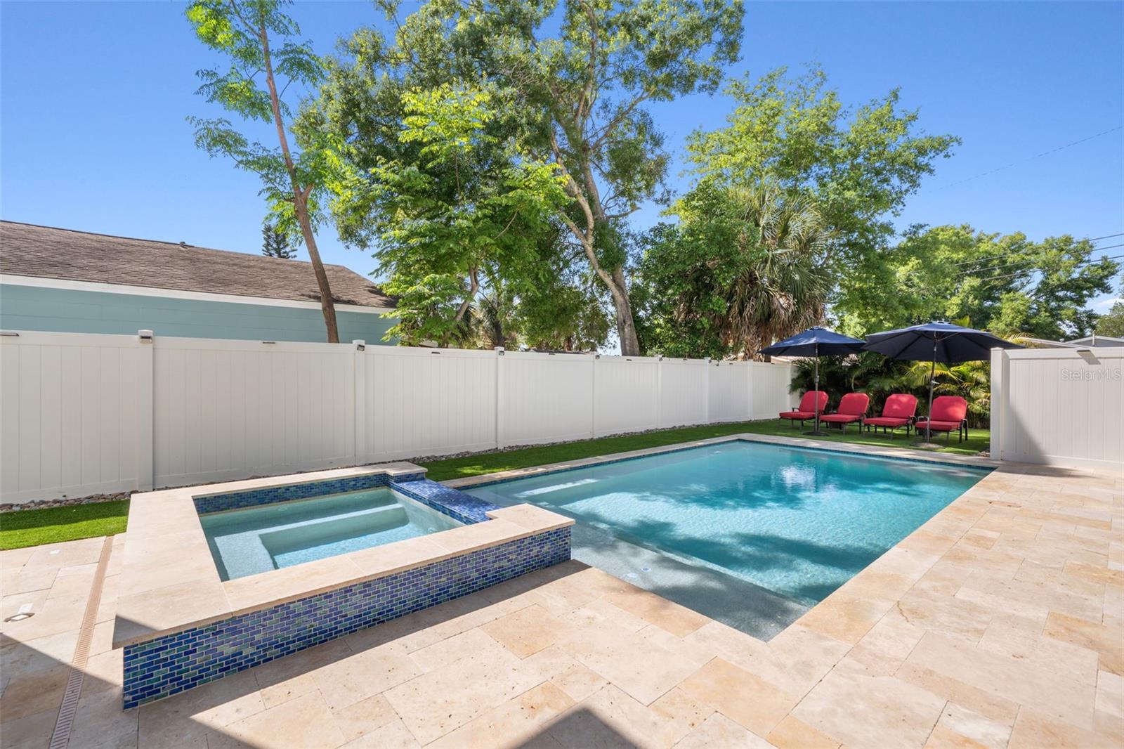 CRESTMONT - Residential