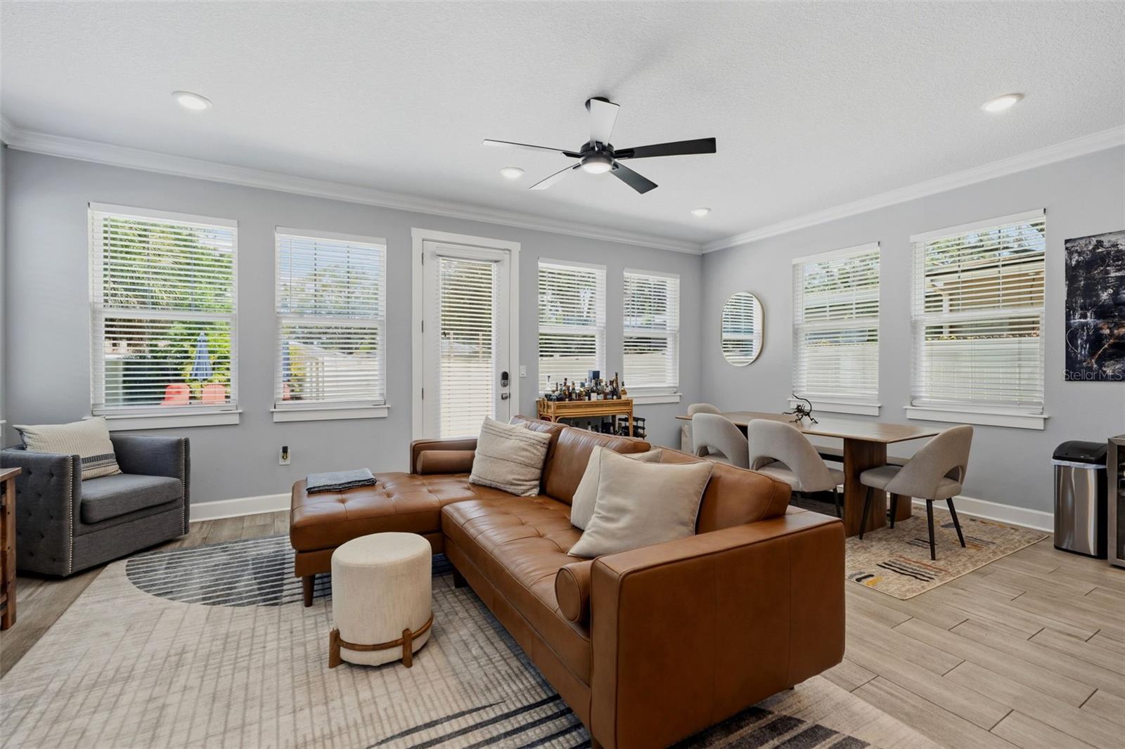 CRESTMONT - Residential