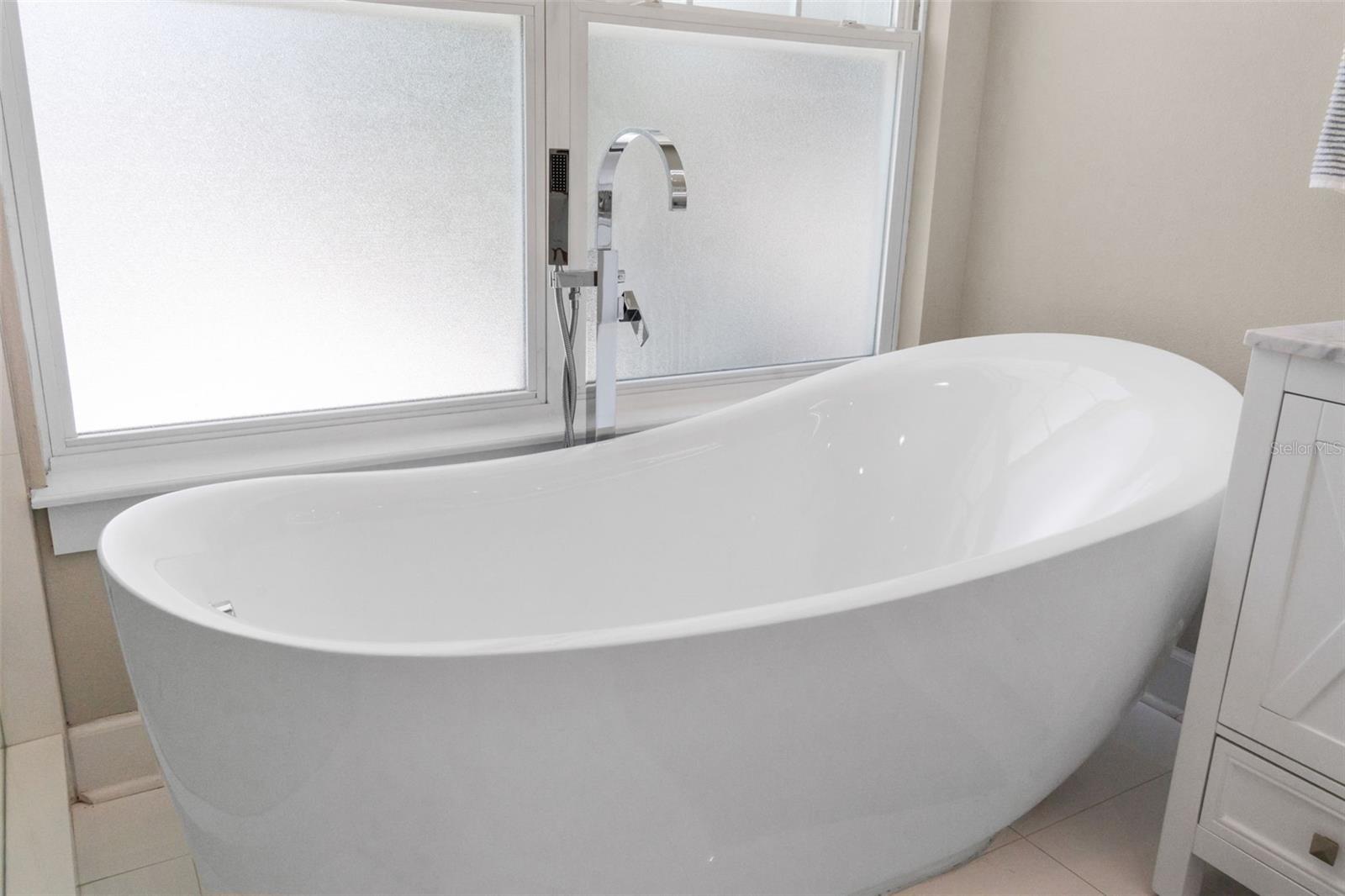 CRESTMONT - Residential