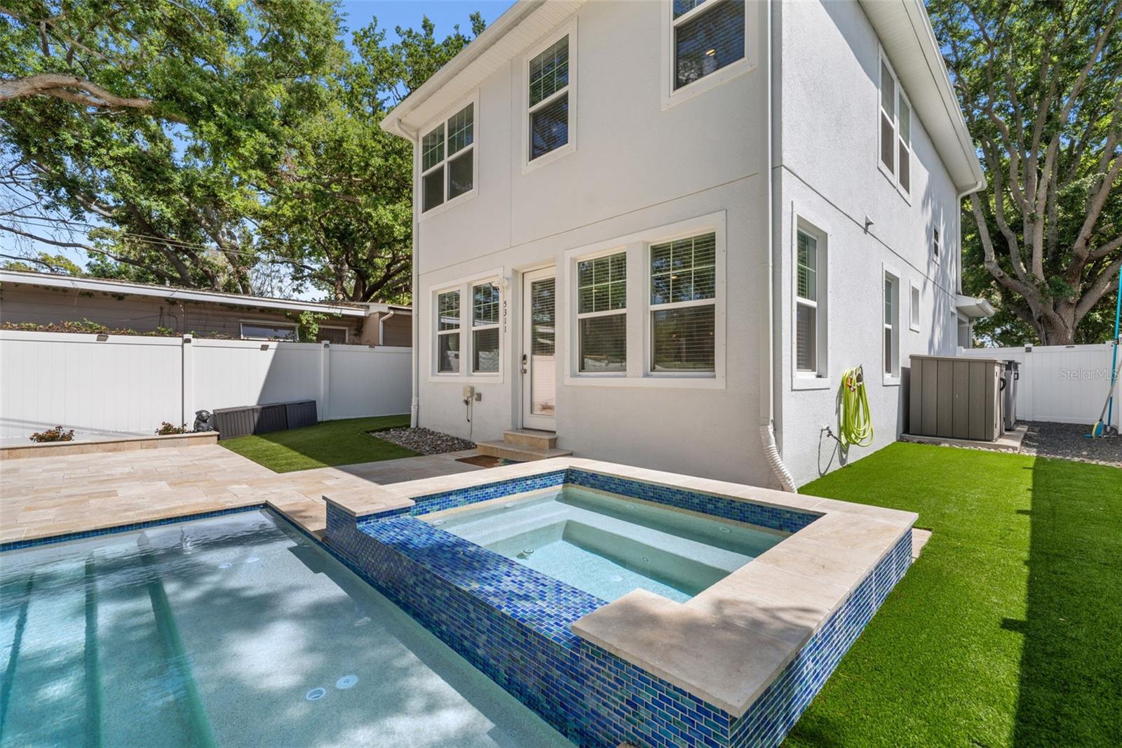 CRESTMONT - Residential