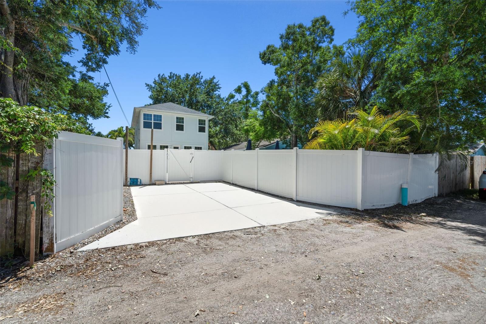 CRESTMONT - Residential