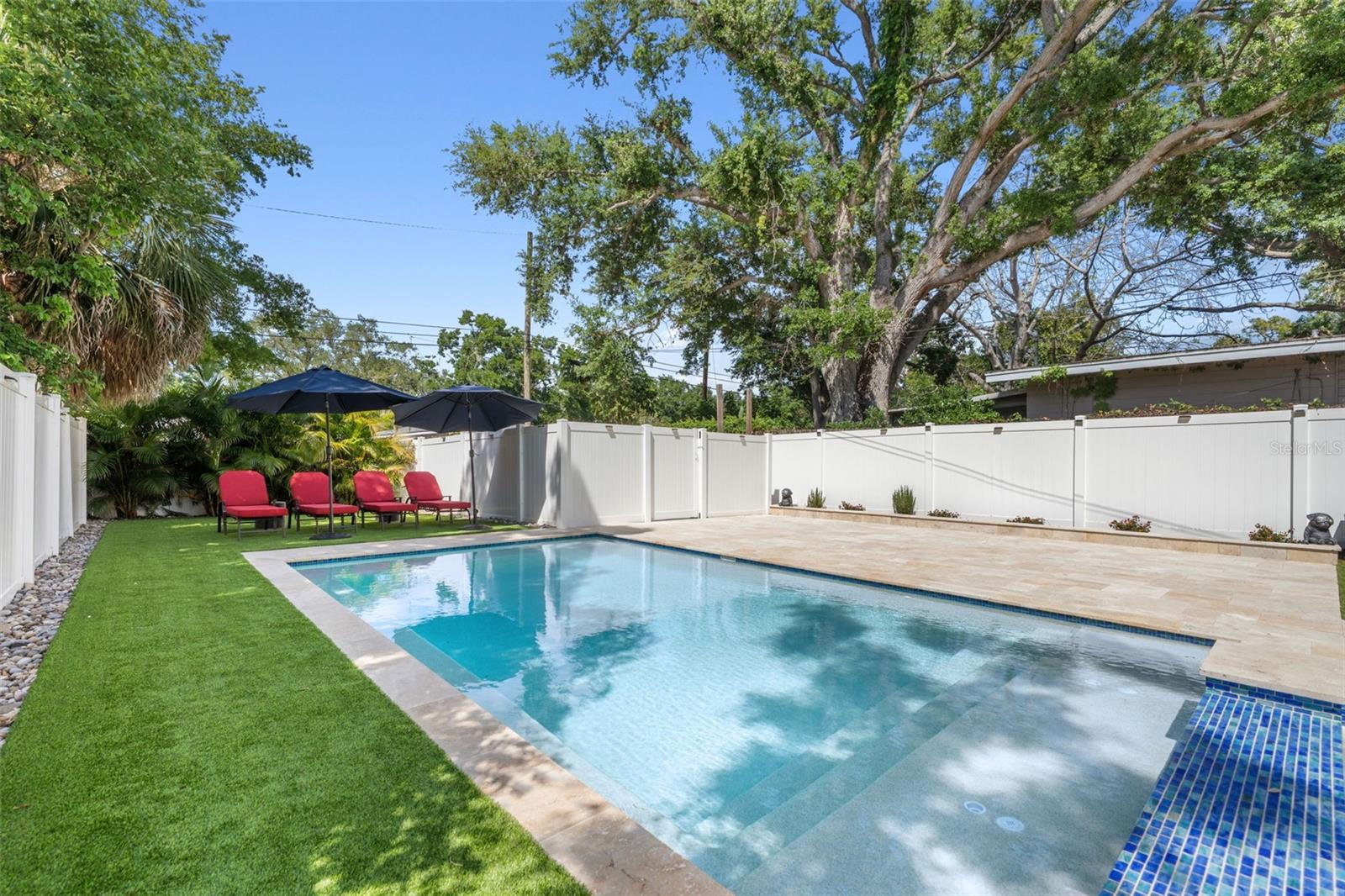 CRESTMONT - Residential