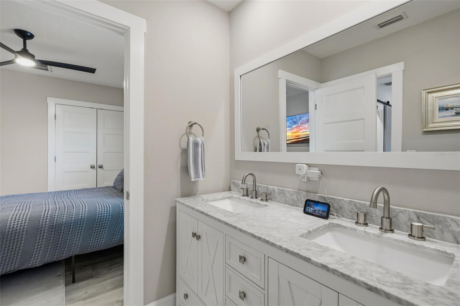 CRESTMONT - Residential