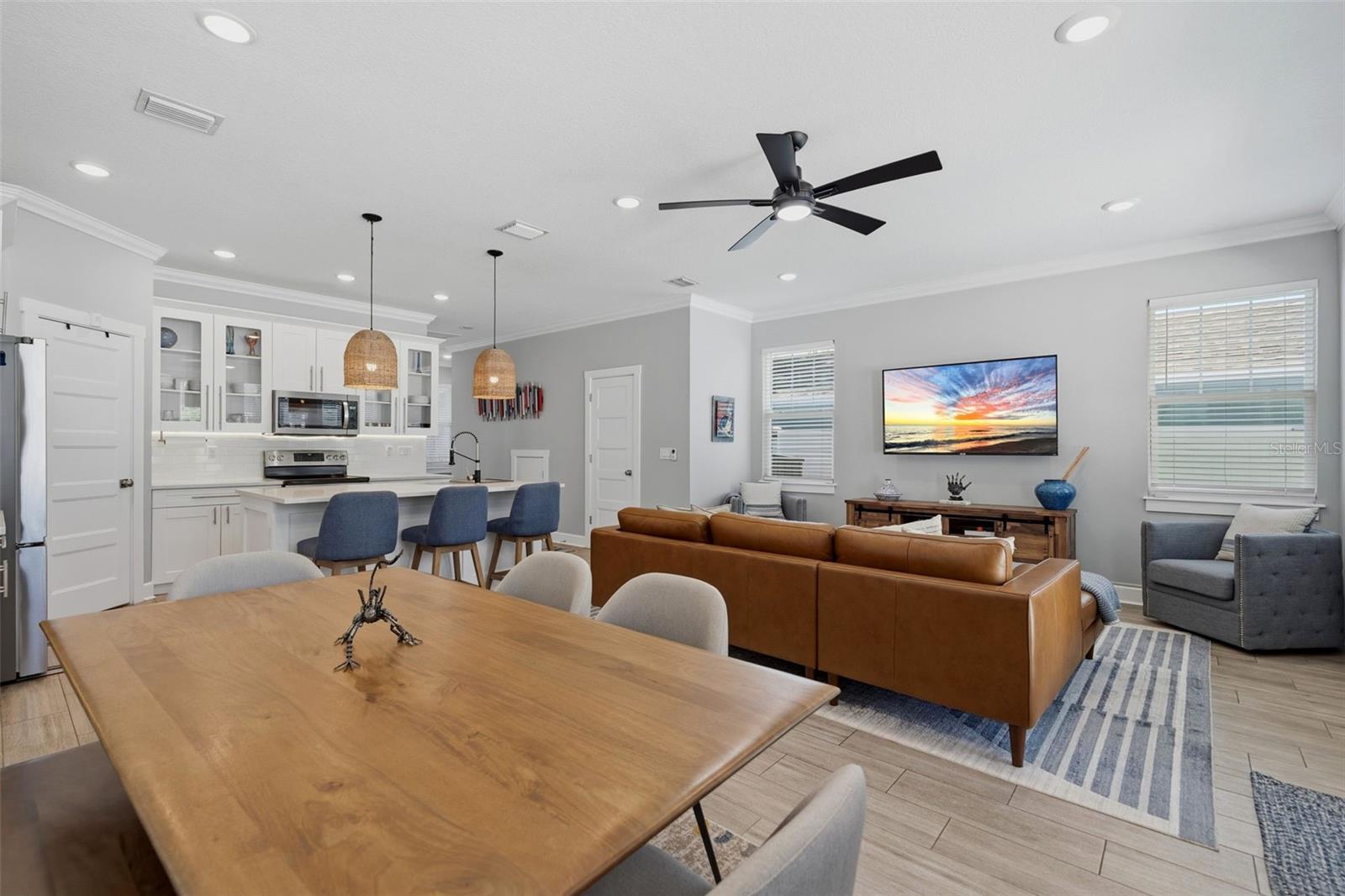 CRESTMONT - Residential