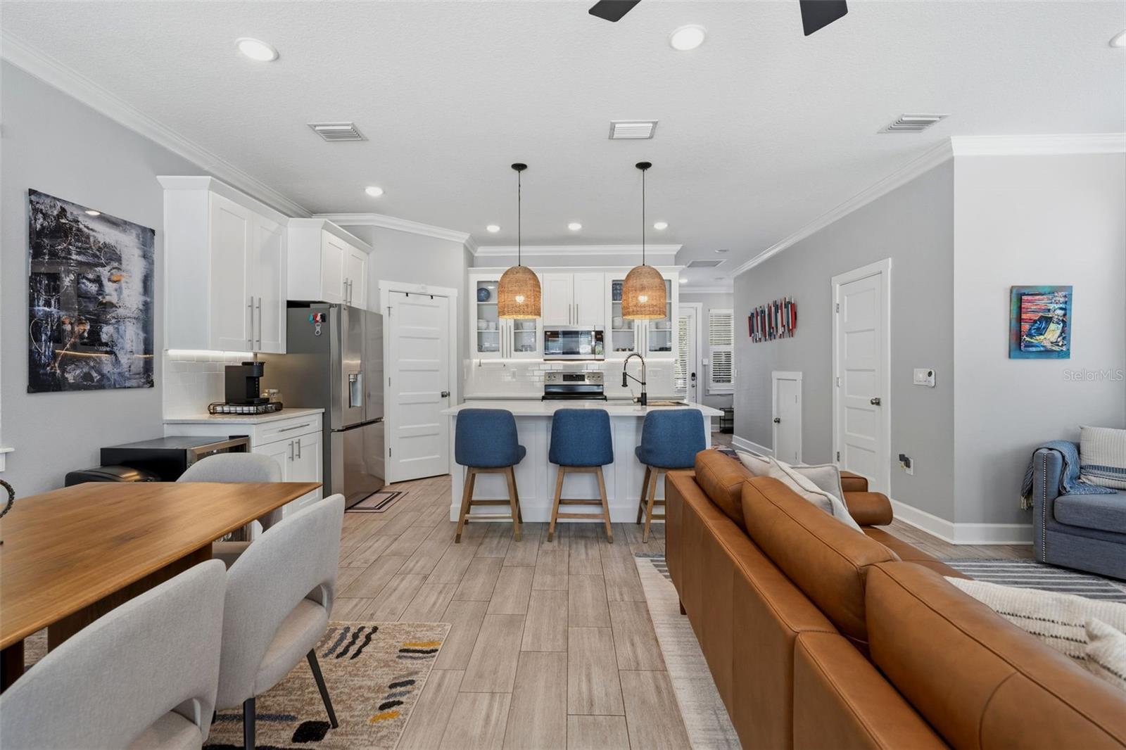 CRESTMONT - Residential